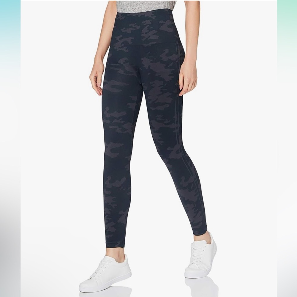 Spanx‎ Women's Look At Me Now Seamless Leggings Pull On Black Camo Size Medium